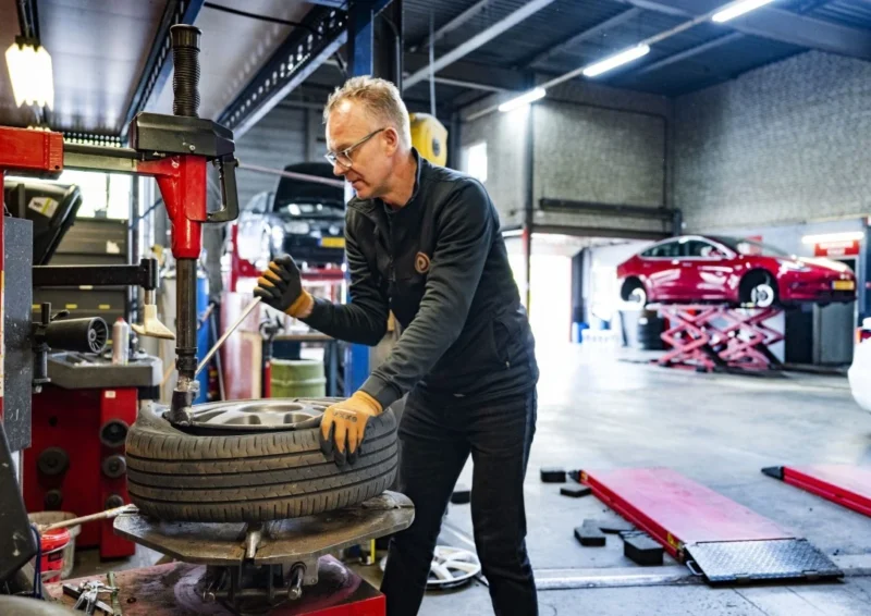 Allround bandenmonteur